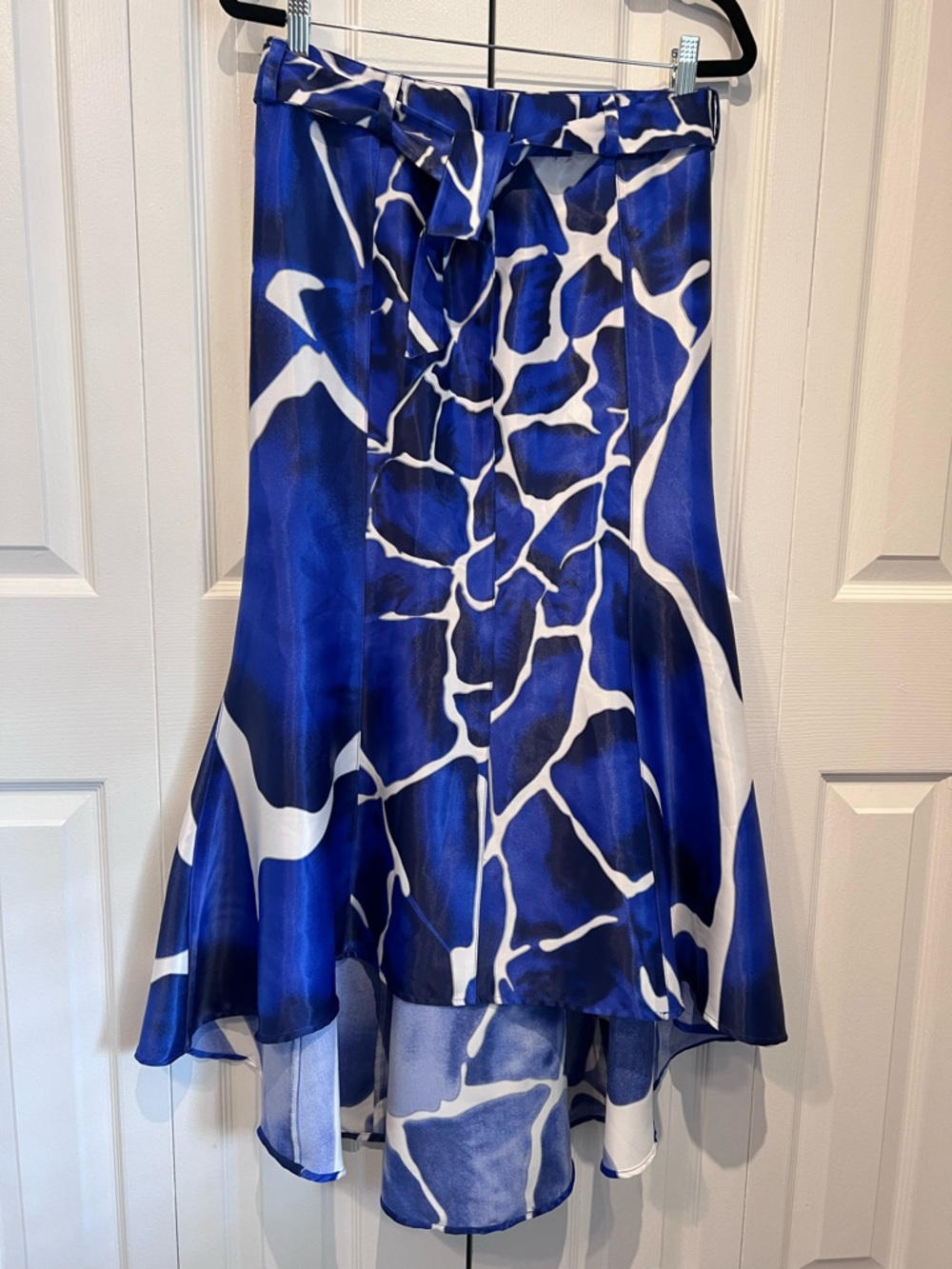 Venus Blue/White Giraffe‎ Print Belted 
High Low Mermaid Style Skirt Size M